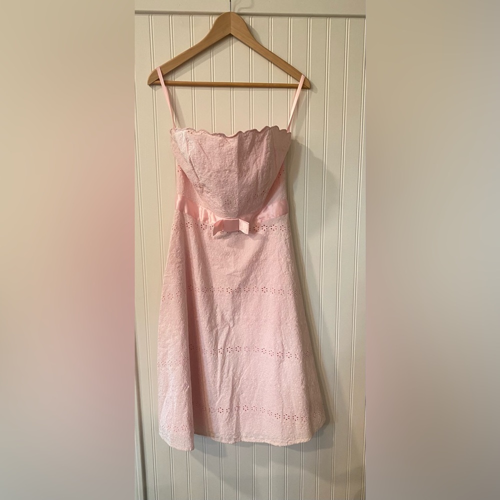 Tailor New York Stapless scalloped neck empire knee-length pink dress
